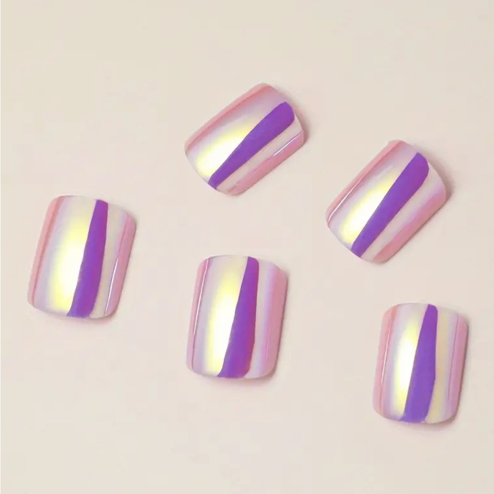 🎉 Host Pick 🎉 Glossy Purple Chrome Press On Nails - 24 Pieces - Picture 3 of 6